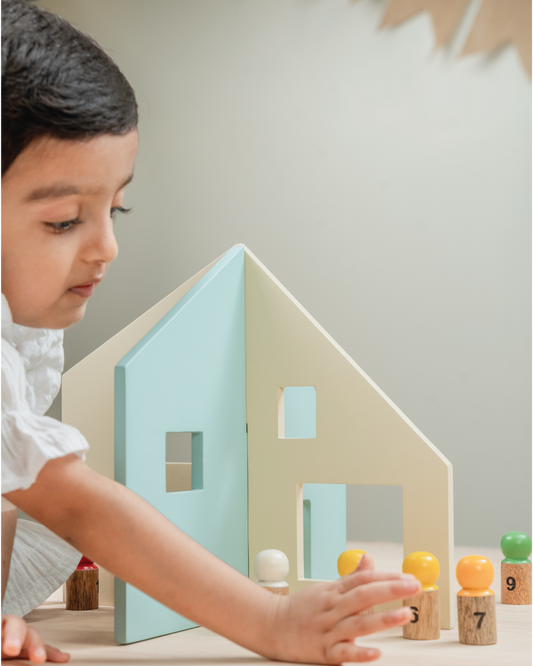 How Montessori Toys Contribute to Childhood Development